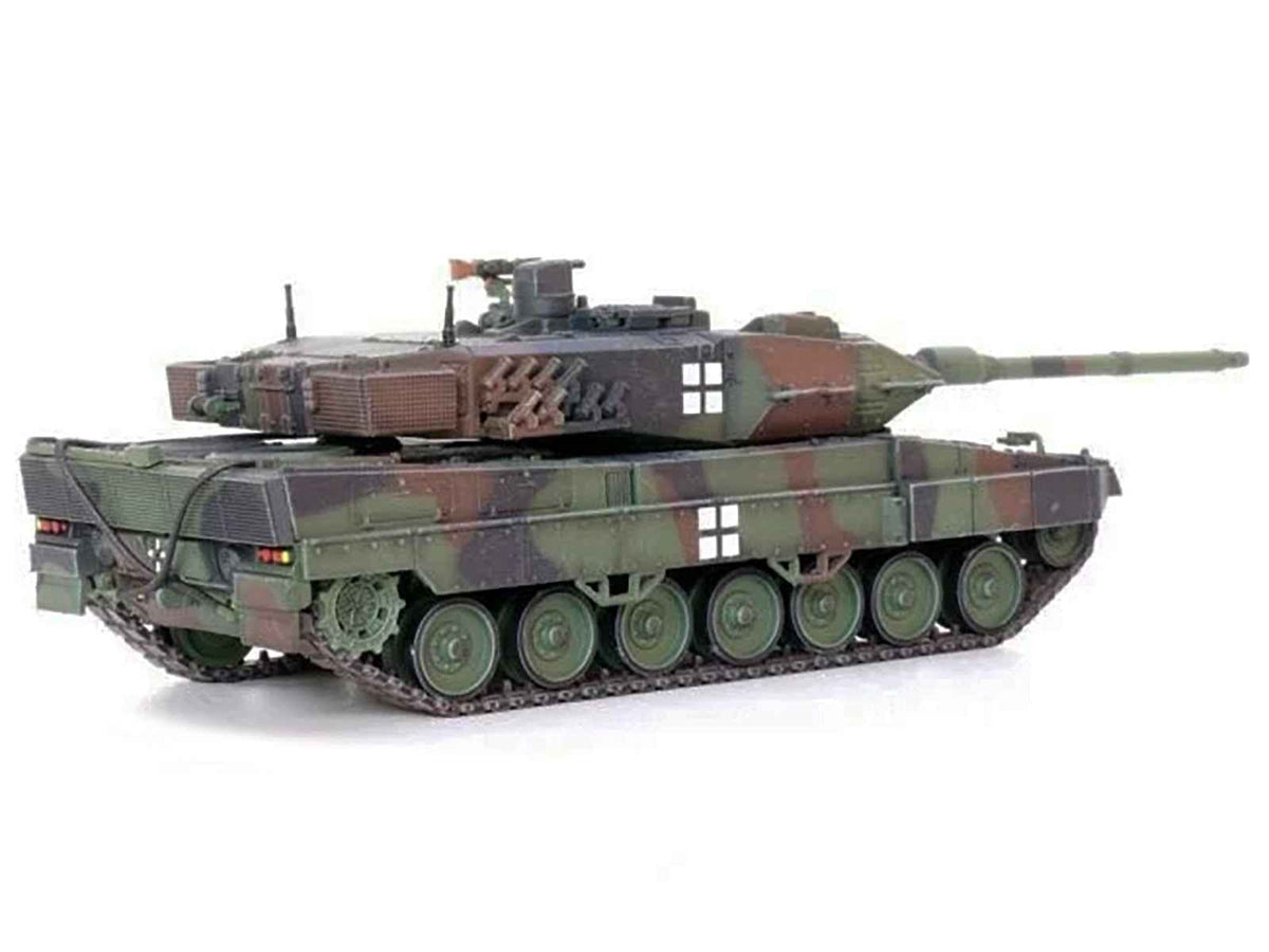 Green camouflage Leopard 2A6 main battle tank diecast model by Panzerkampf, detailed replica of Ukrainian Army armor, 1/72 scale.