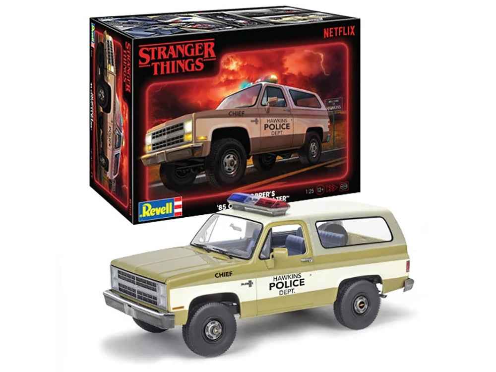 Miniature Motors Level 4 model kit of Jim Hopper's 1985 Chevrolet K5 Blazer from Stranger Things, 1/25 scale, unassembled plastic model.
