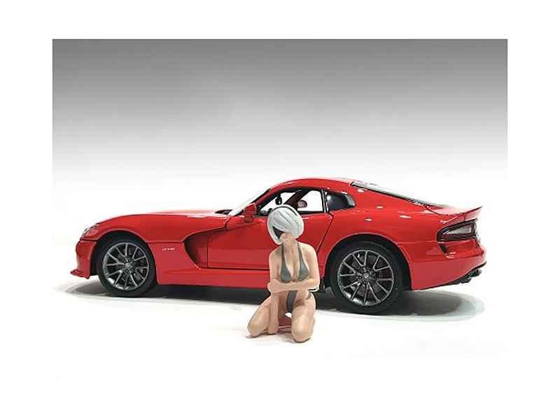 Miniature Motors Cosplay Girls figure 5 for 1/24 scale models, detailed miniature collectible toy for dioramas
