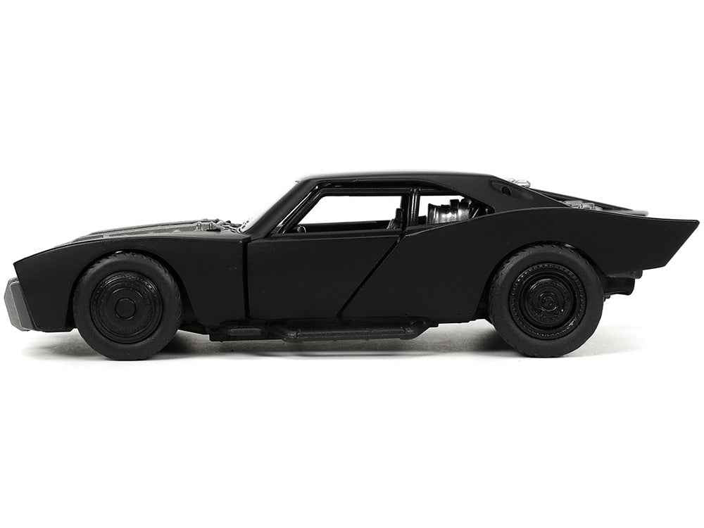 Black Batmobile model from "The Batman" (2022), Hollywood Rides series, 1/32 diecast car by Jada, detailed miniature replica.