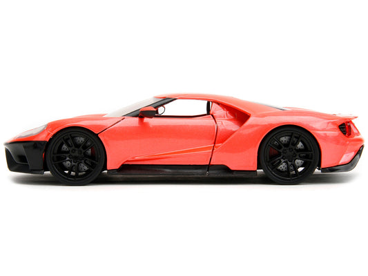 Ford GT 2017 rojo claro metalizado con franja negra, serie «Pink Slips», modelo de automóvil de metal fundido a escala 1/24 de Jada