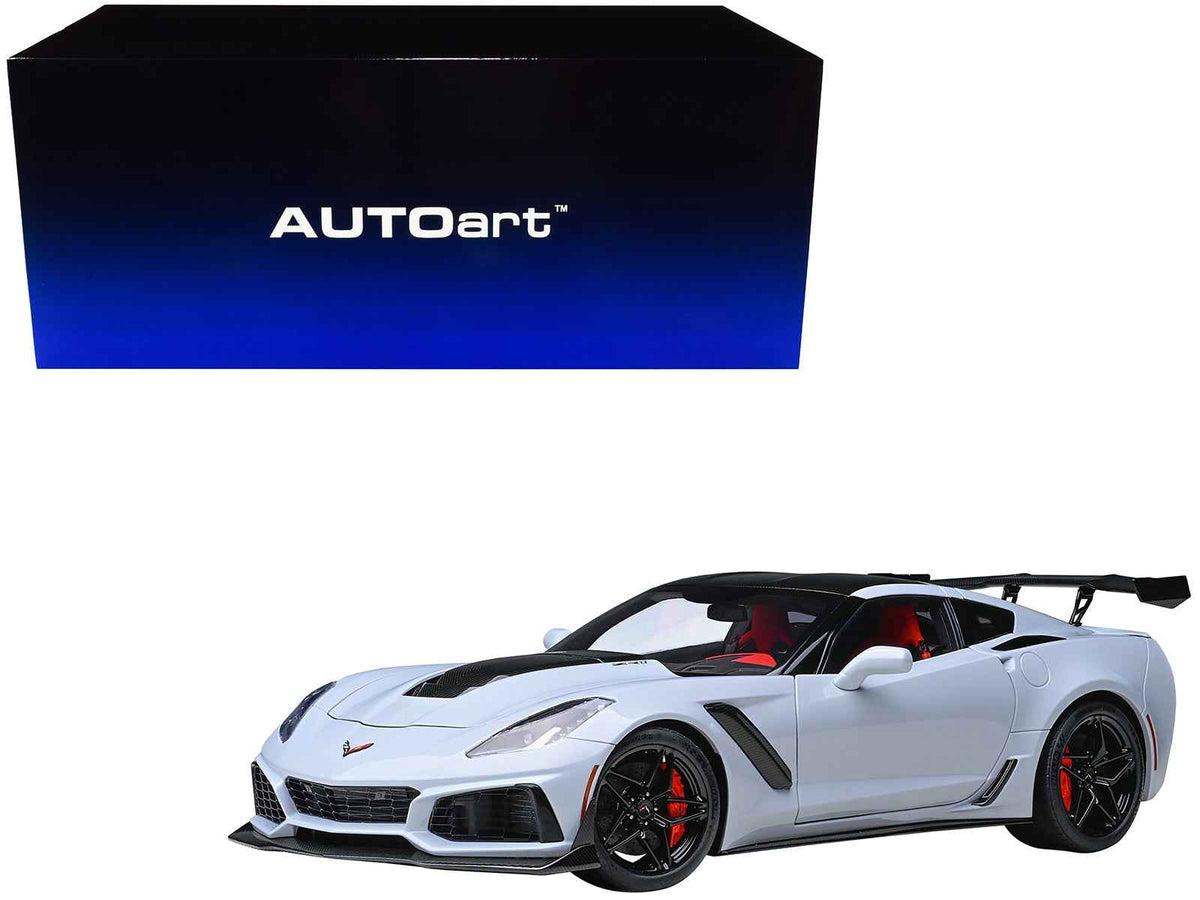 2019 Chevrolet Corvette C7 ZR1 model car in Ceramic Matrix Gray Metallic with carbon top, detailed 1/18 scale by Autoart.