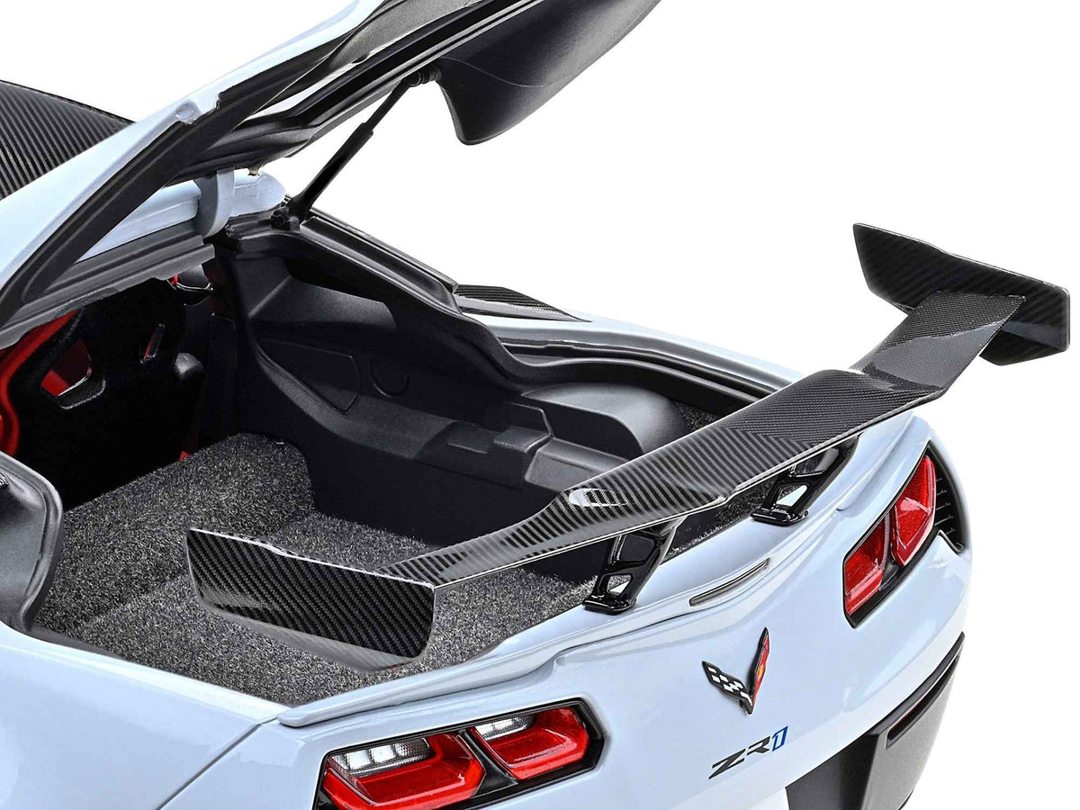 Miniature 2019 Chevrolet Corvette C7 ZR1 model car in Ceramic Matrix Gray Metallic with carbon top, by Autoart, 1/18 scale.