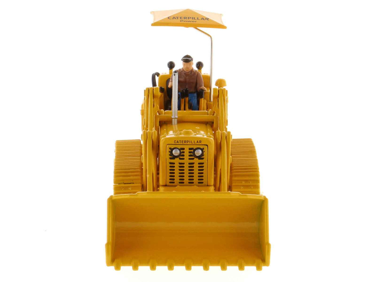 Vintage Series CAT Caterpillar 977D Traxcavator yellow diecast model by Diecast Masters, detailed construction vehicle replica.