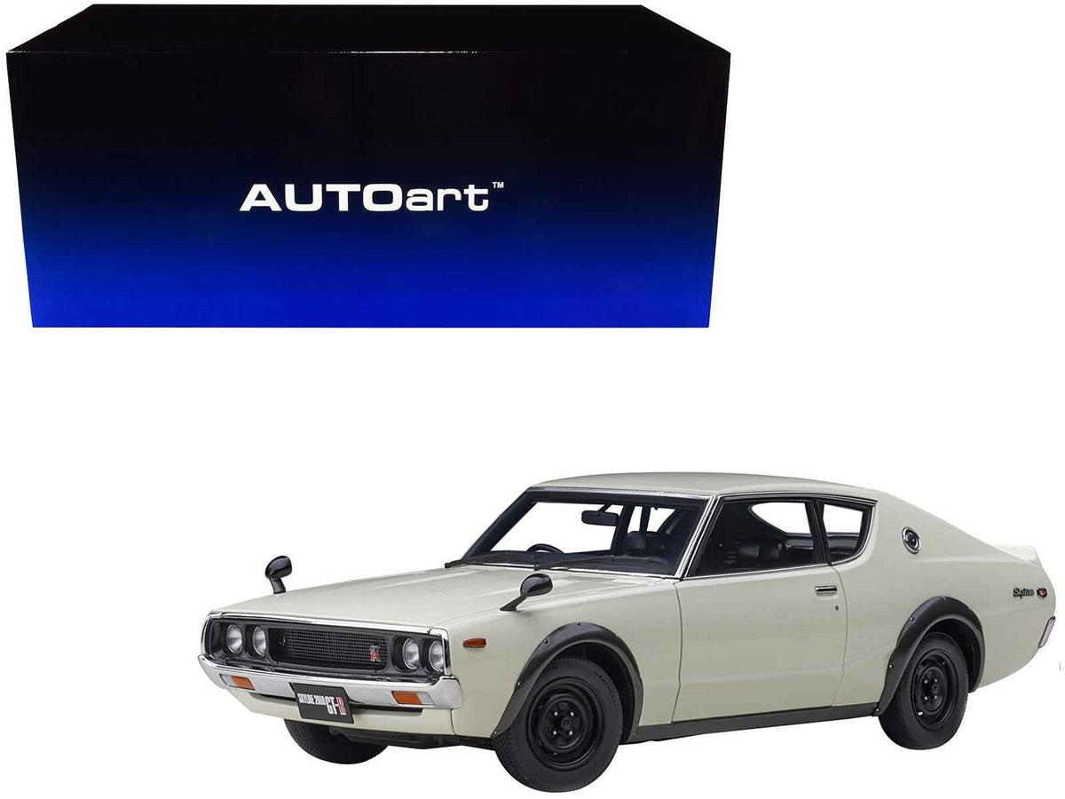 White Nissan Skyline 2000GT-R (KPGC110) 1/18 scale model car by Miniature Motors, detailed RHD Nissan model by Autoart.