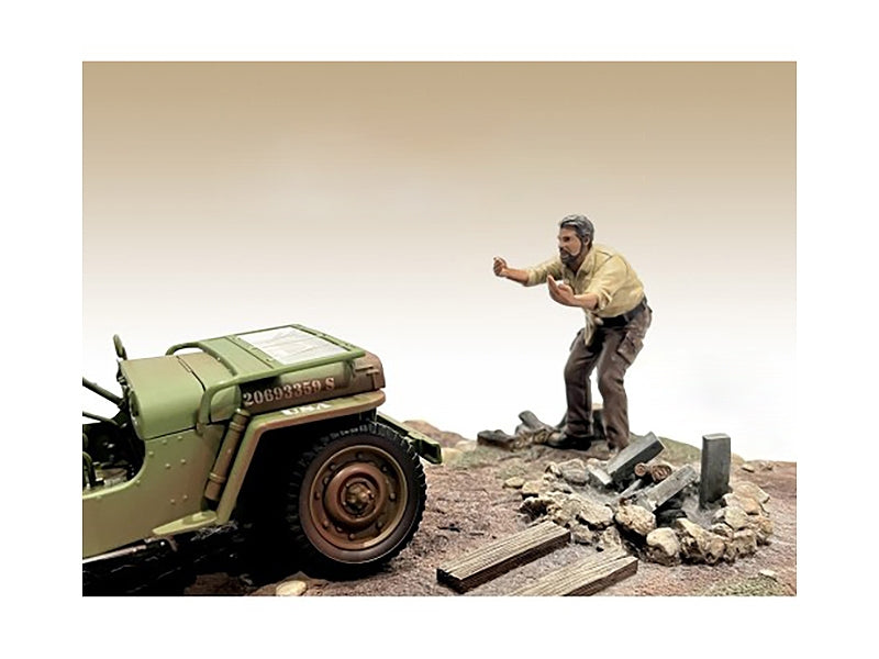 Miniature 4x4 mechanic figure for 1/18 scale models by Miniature Motors, detailed figure for American Diorama.