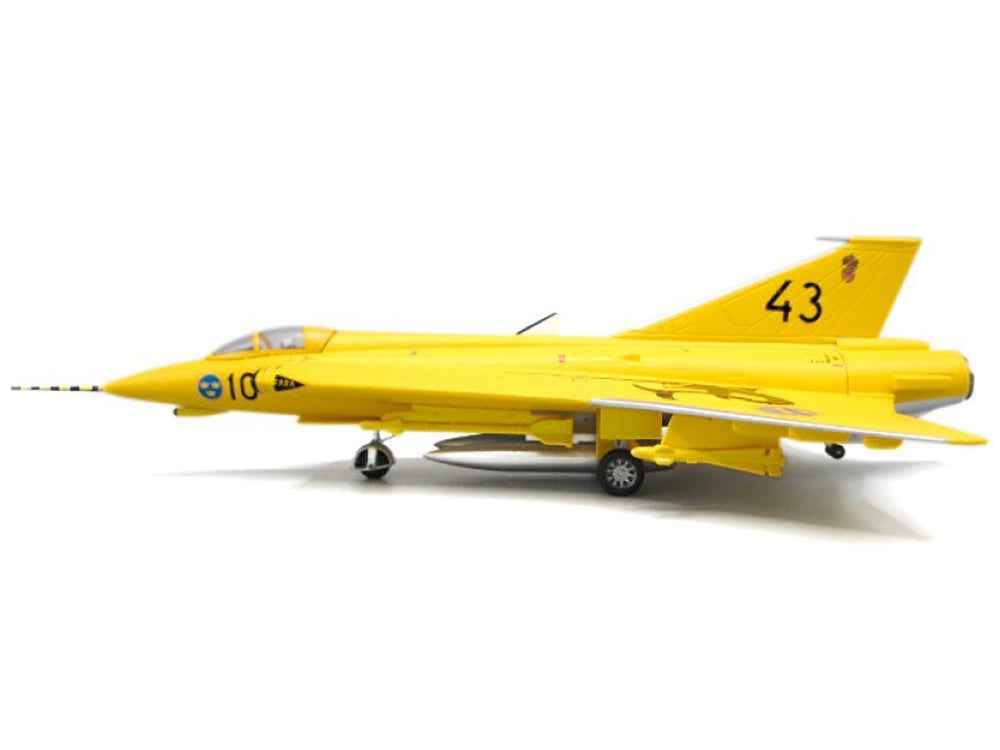 Swedish Air Force Saab J35J Draken fighter aircraft diecast model by Miniature Motors, showing final flight livery and squadron markings.
