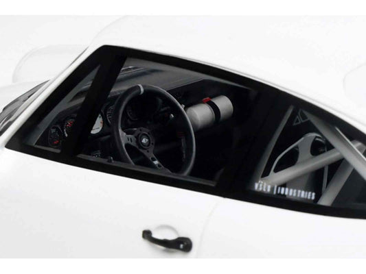 2024 Strosek GIGA (Porsche 911) White 1/18 Model Car by GT Spirit