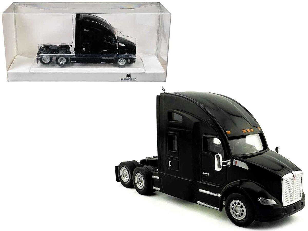 Black Kenworth T680 Sleeper Cab model in 1/87 scale by Miniature Motors, detailed HO plastic truck model from HO Logistics.