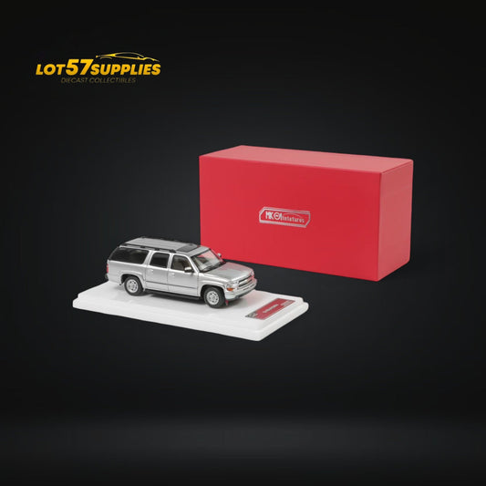 MK Miniatures Chevrolet Suburban Silver 1:64 - Evergreen Kings