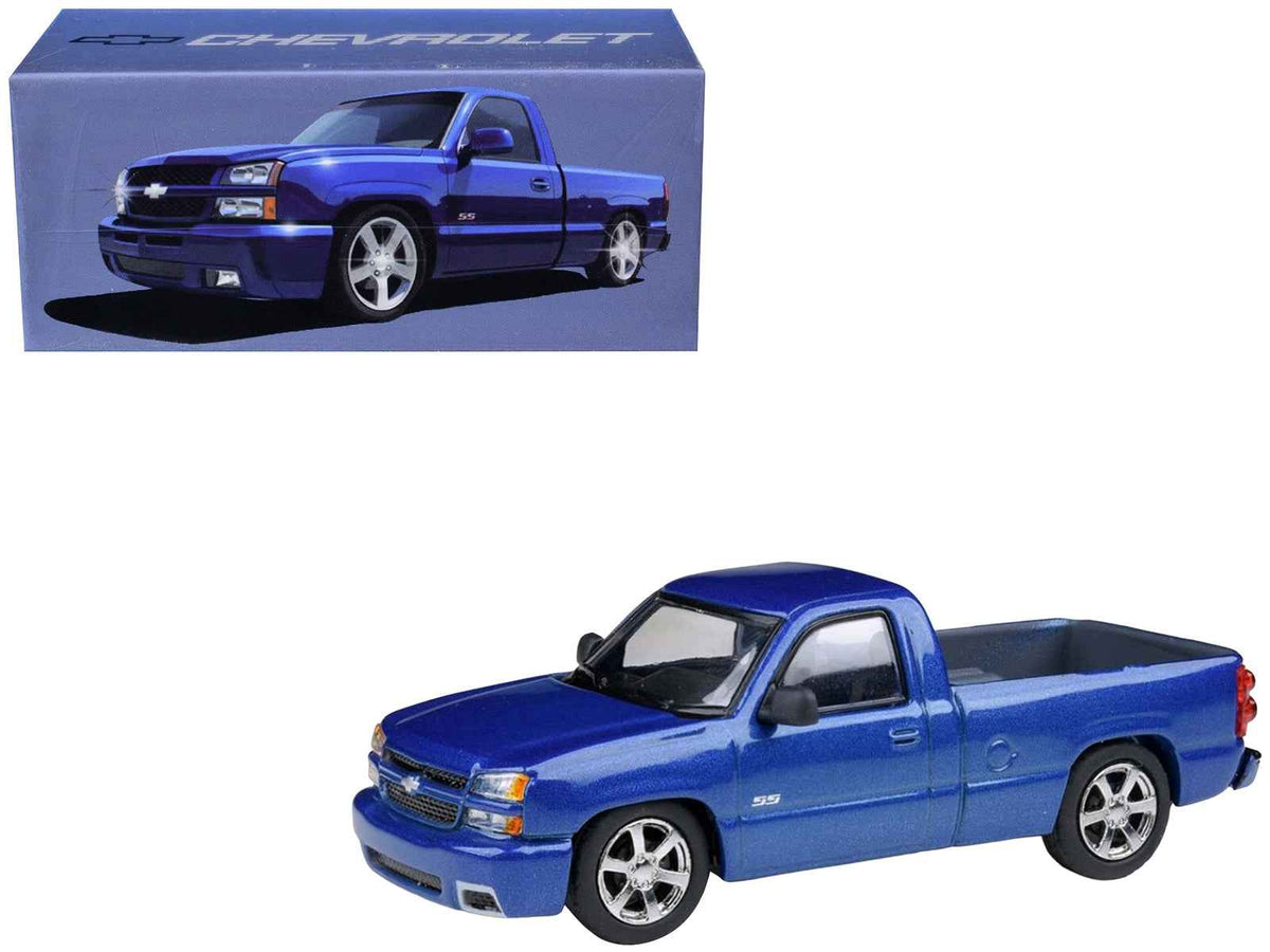 Miniature Motors 2006 Chevrolet Silverado Cateye pickup truck diecast model in Ming Blue Metallic, 1/64 scale by Paragon Models.