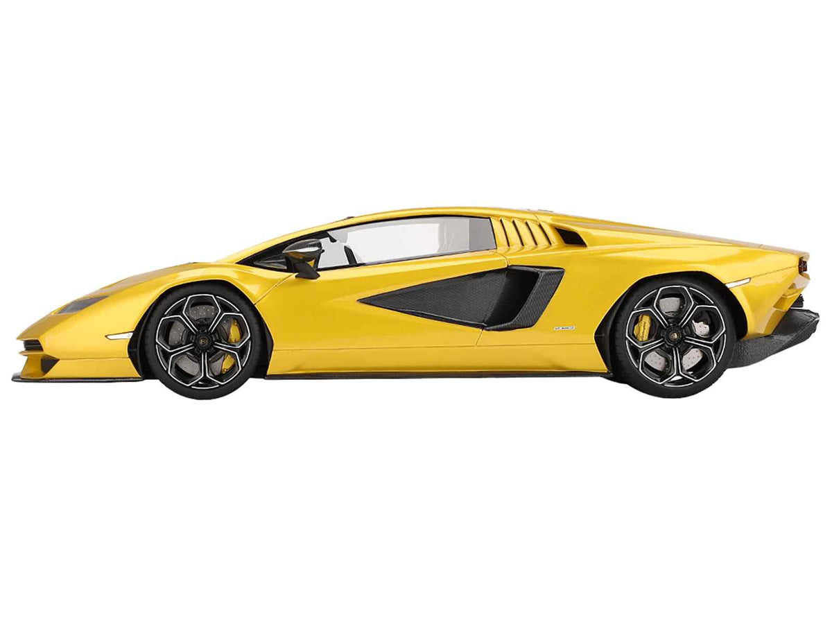 Miniature Lamborghini Countach LPI 800-4 model car in Giallo Orion Gold metallic, detailed 1/18 scale by Miniature Motors.