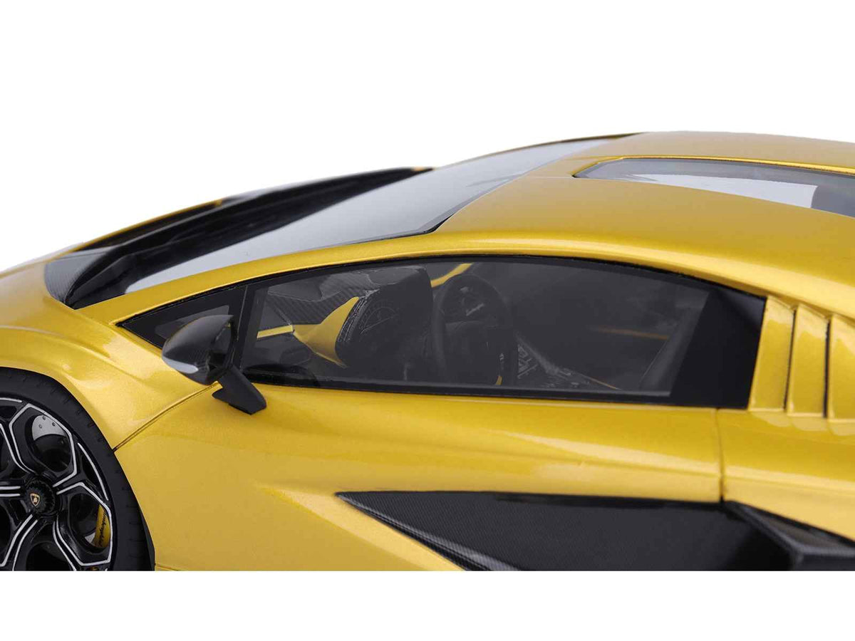 Miniature Lamborghini Countach LPI 800-4 model car in Giallo Orion Gold Metallic by Top Speed, detailed 1/18 scale collectible.