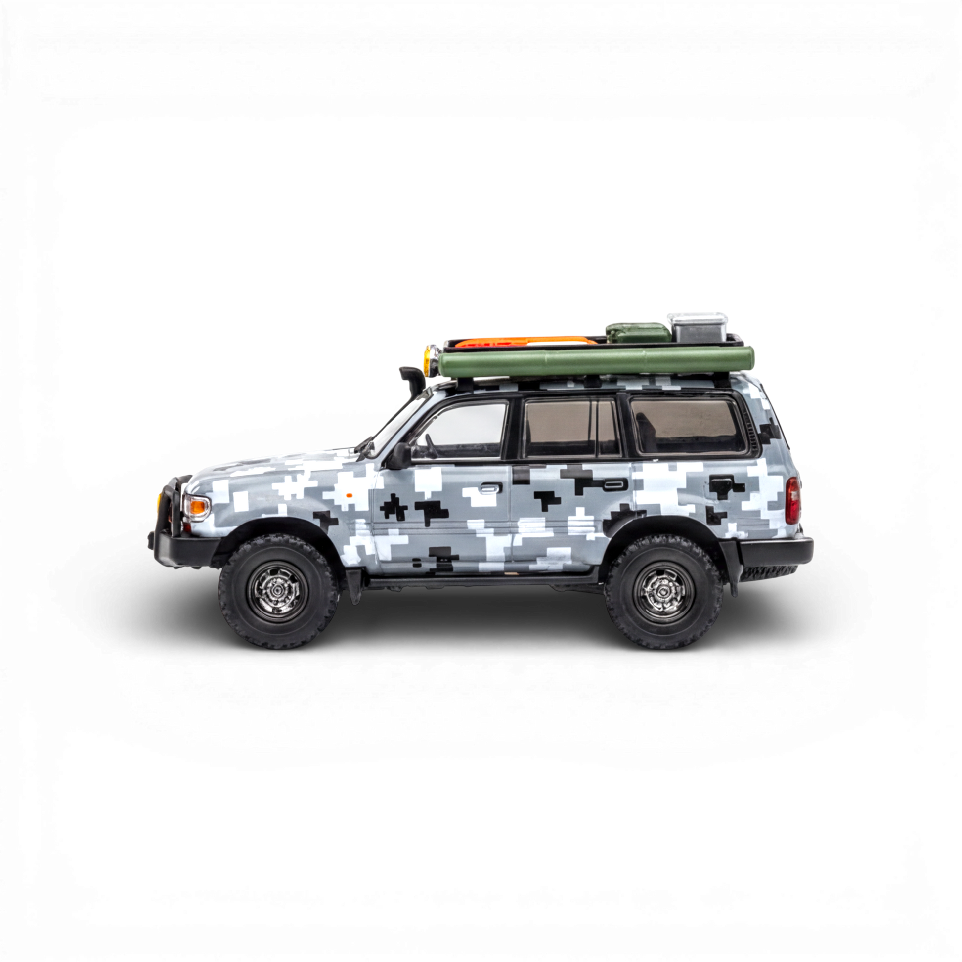 GCD Toyota Land Cruiser LC80 Digital Camouflage - Accessories Included 1:64 - Evergreen Kings