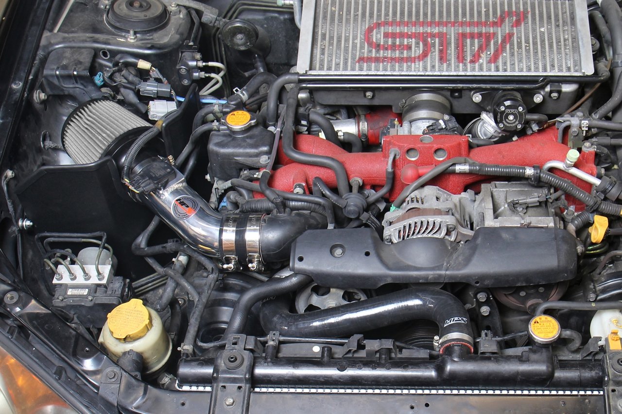 FR SPORT HPS Shortram Air Intake Kit installed on a 2004-2007 Subaru WRX STi 2.5L turbo engine, showcasing cold air intake components.