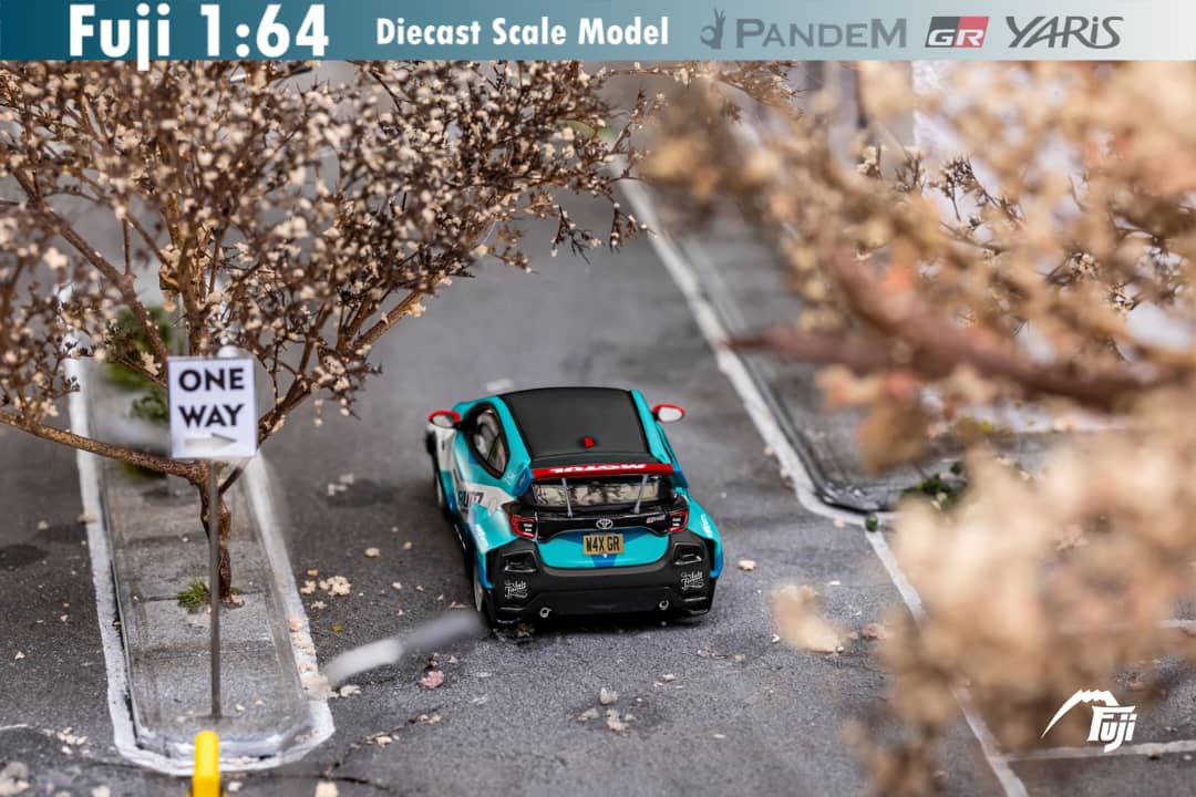 Fuji Toyota Yaris GR Auto Finesse Blue #99 1:64 - Evergreen Kings