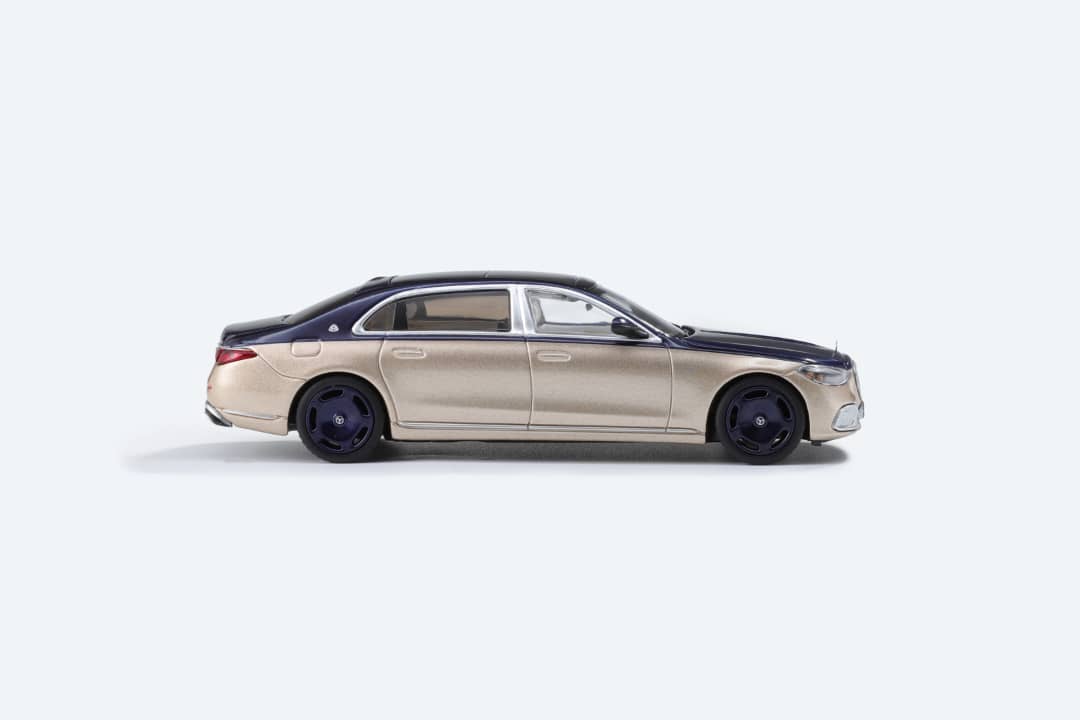 Blue-gold 1:64 Mercedes-Benz Maybach W223 diecast model from AR BOX 2021, detailed Mercedes-Benz replica in blue and gold colors