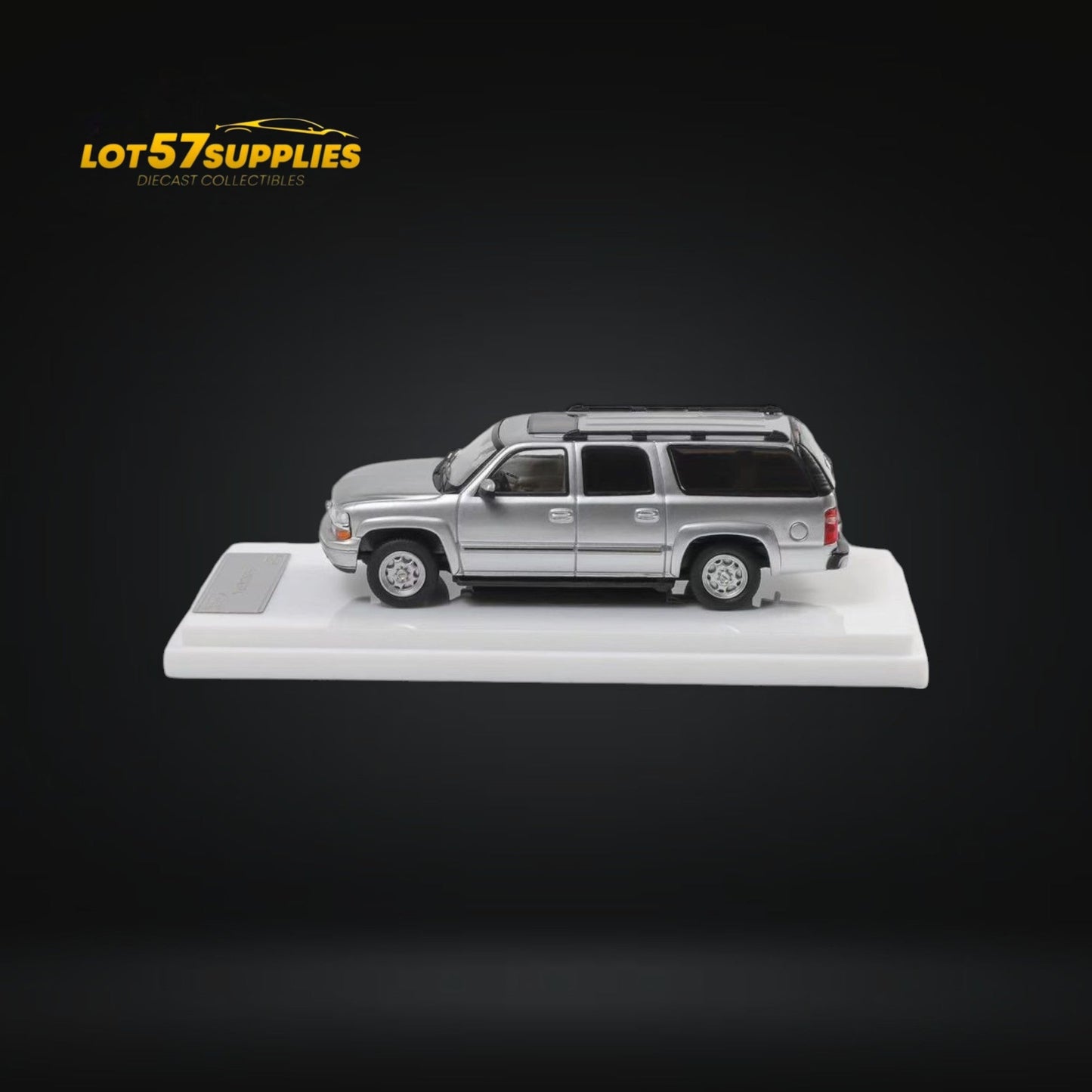 MK Miniatures Chevrolet Suburban Silver 1:64 - Evergreen Kings