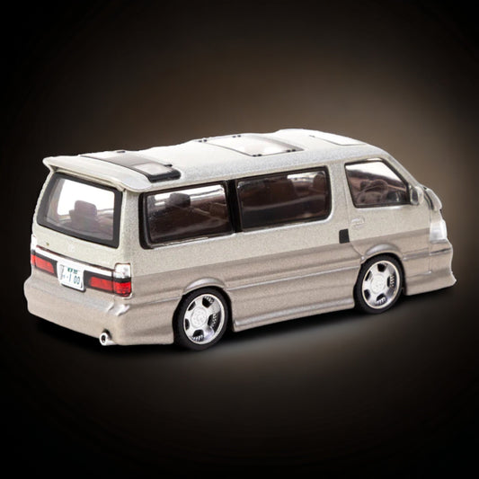 Tarmac Works Toyota Hiace Wagon Custom 1:64 - Evergreen Kings