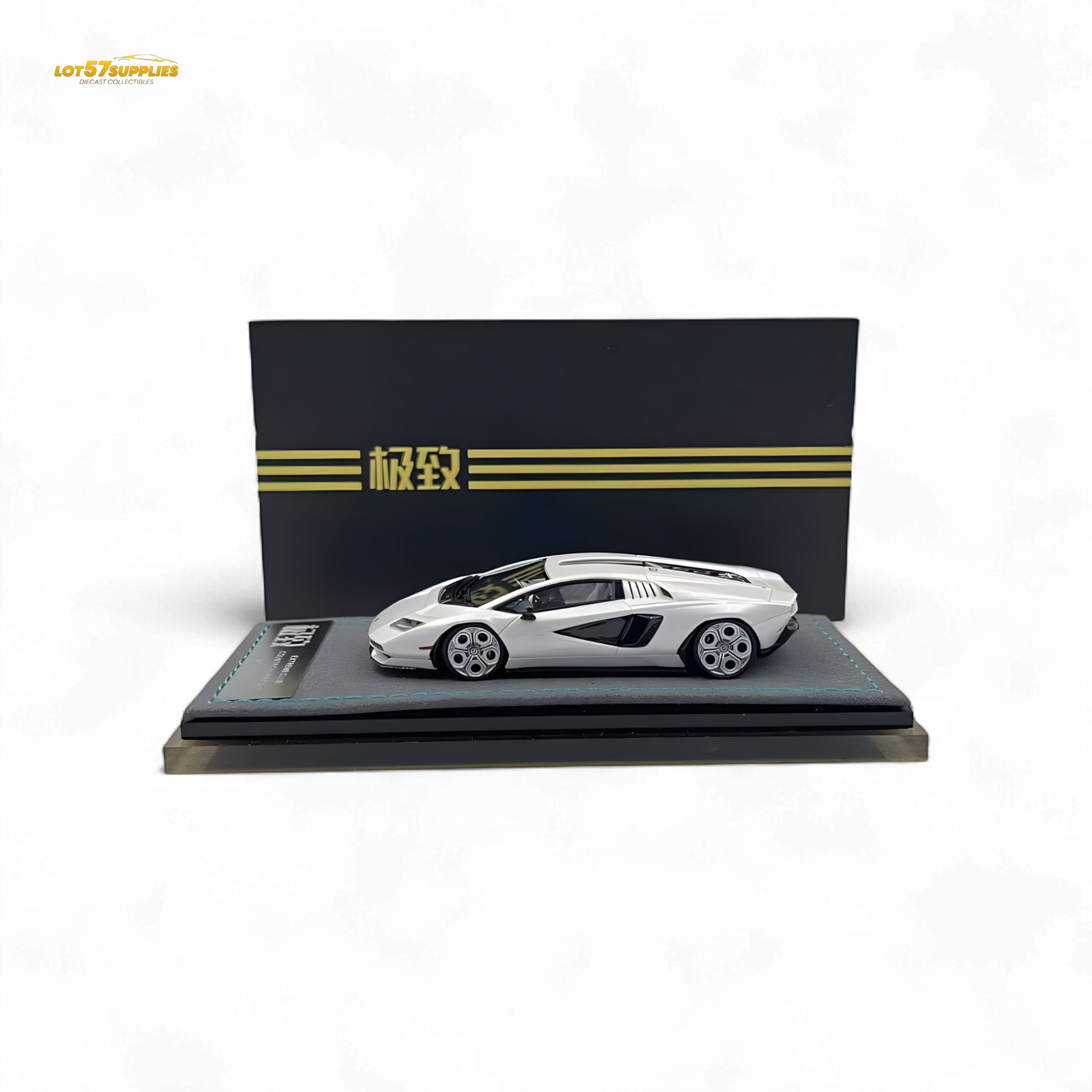 White Lamborghini Countach LPI800-4 diecast model in 1:64 scale from Extreme Club, detailed and collectible.