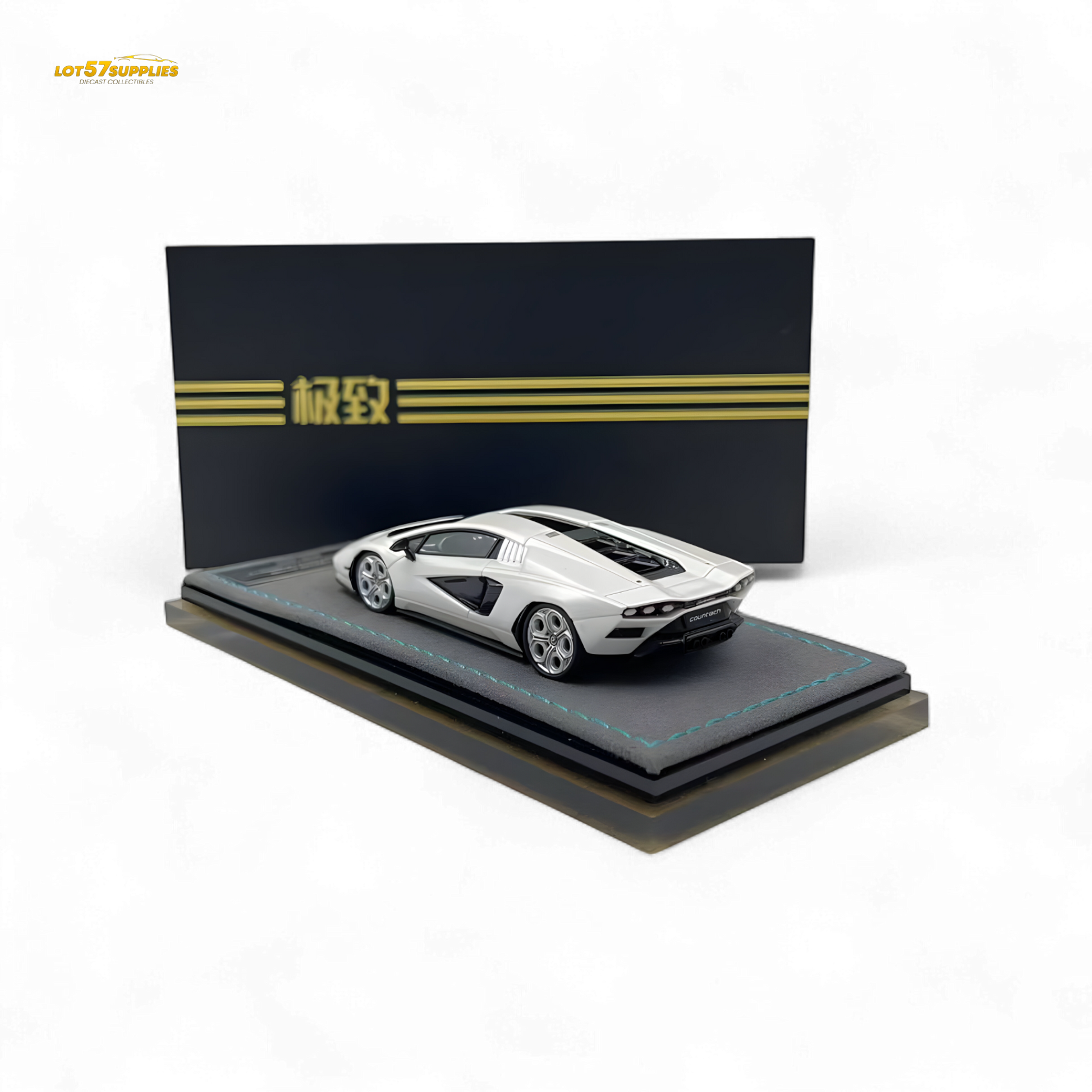 White Lamborghini Countach LPI800-4 diecast model in 1:64 scale from Extreme Club, detailed and realistic.