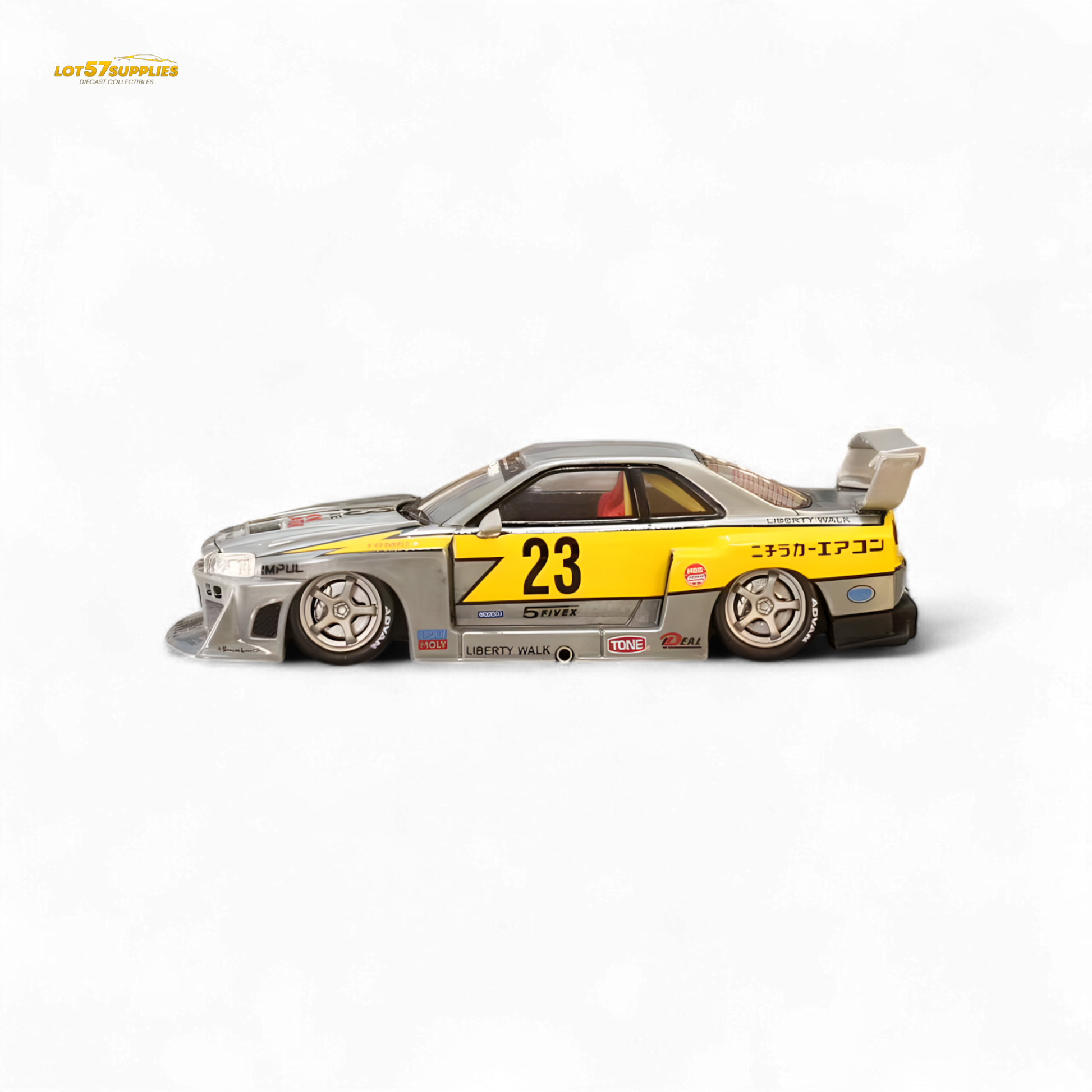 Street Weapon LBWK ER34 Varnish Special Edition 1:64 - Evergreen Kings