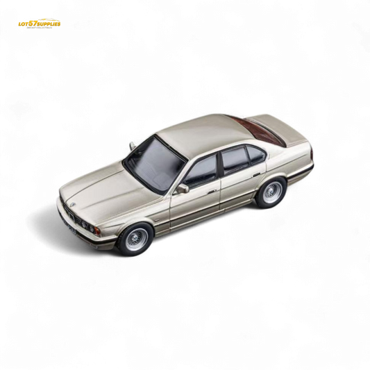 (Pre-Order) DCM BMW E34 5-Series Sedan Cashmere Beagle Gold 1:64 - Evergreen Kings