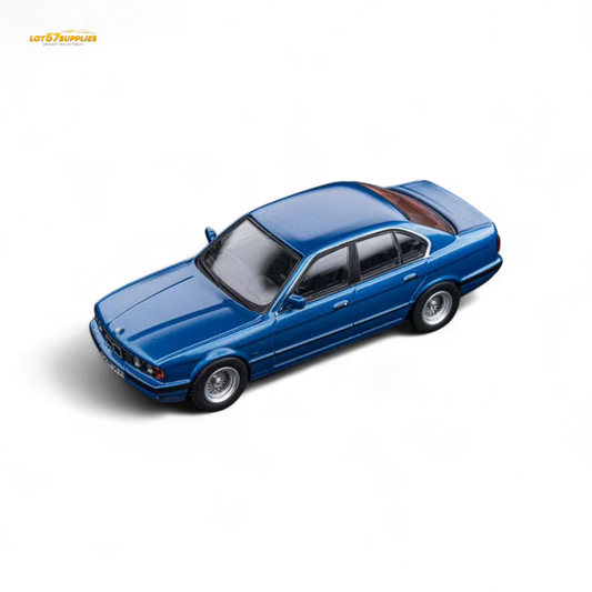 (Pre-Order) DCM BMW E34 5-Series Sedan Avis Metallic Blue 1:64 - Evergreen Kings