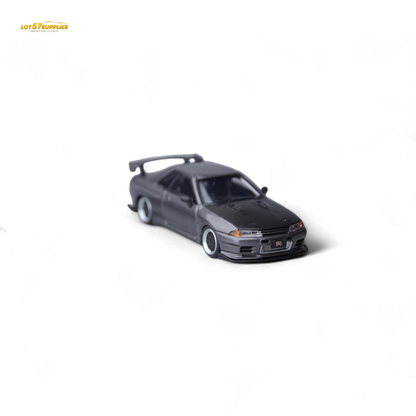Gray Nissan Skyline GT-R R32 diecast model by Focal Horizon Skyline GT-R R32 Top Secret, detailed 1:64 scale car.