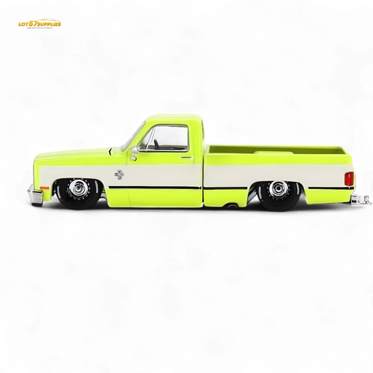Mini GT x Kaido House Chevrolet Silverado FLO YELLOW 1:64 - Evergreen Kings