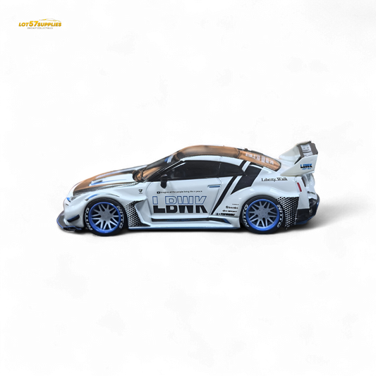 MC LB GTR R35 GT - White Blue Stripe Carbon Roof 1:64 - Evergreen Kings
