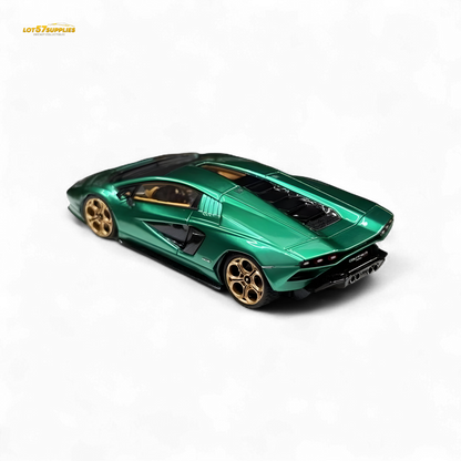 Diecast Lamborghini Countach LPI 800-4 Verde Arbete model in 1:64 scale by Fuelme, showcasing detailed green exterior and sleek design.